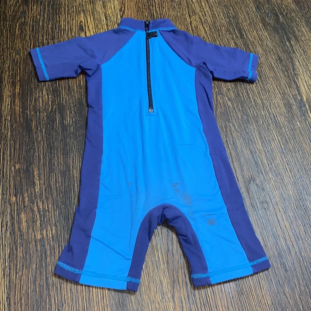 Authentic Quilksilver uv rash guard swimsuit sz 4 boys